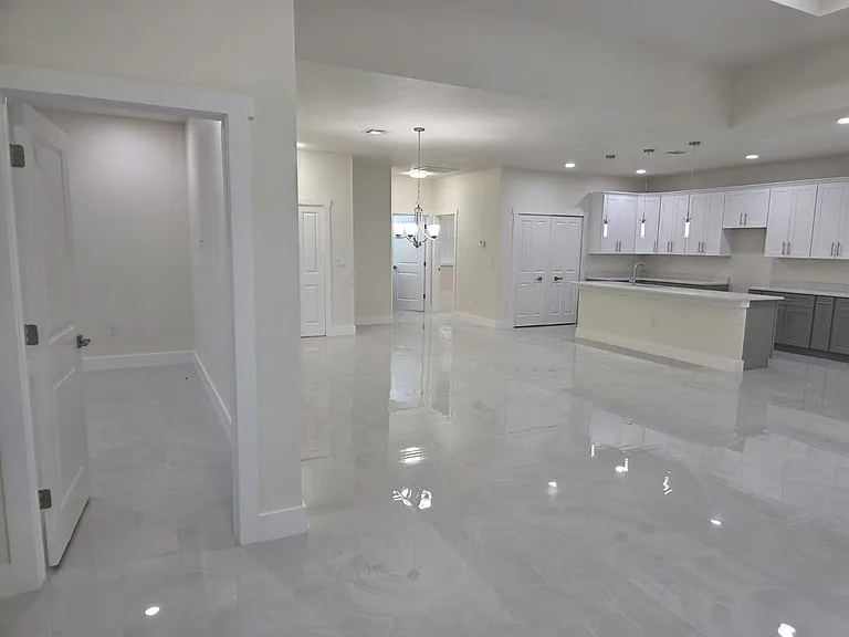 733 Dudley Ave S #733 — Photo 11