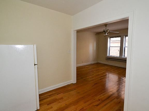 5th image of 540 W Wellington Ave APT 111
