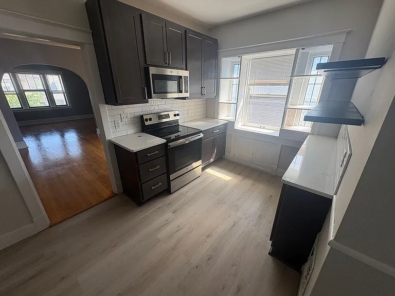 6044 Arsenal St — Photo 4
