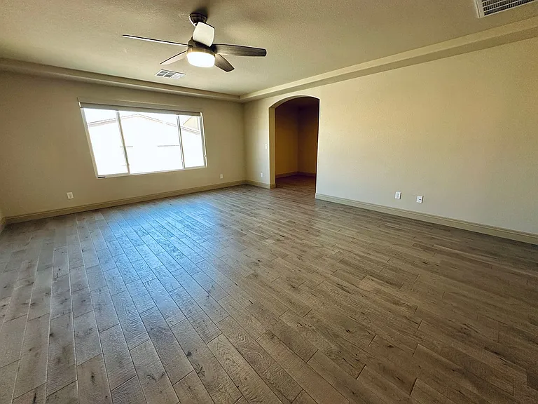 9842 Russian Hill St — Photo 35