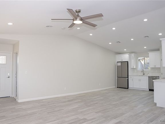 3rd image of 916 Harbor Drive