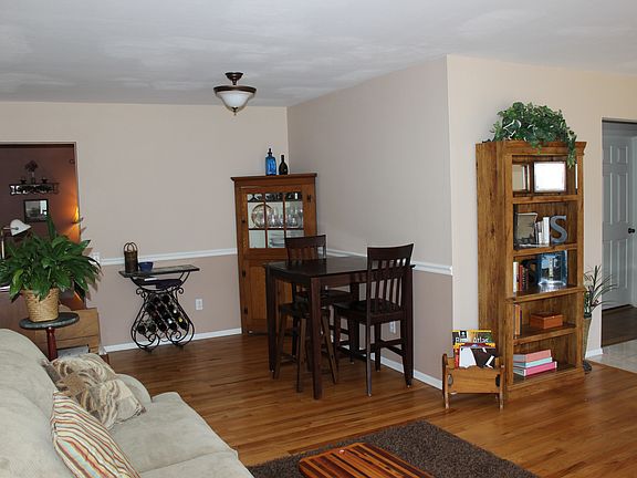 5th image of 11291 Bristolwood Dr