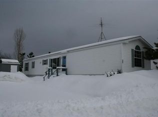 33 Fiddlehead Ln, Hancock, ME 04640