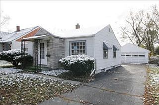 5th image of 210 Laurel Dr