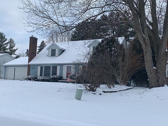 2nd image of 1815 Camille Dr SE