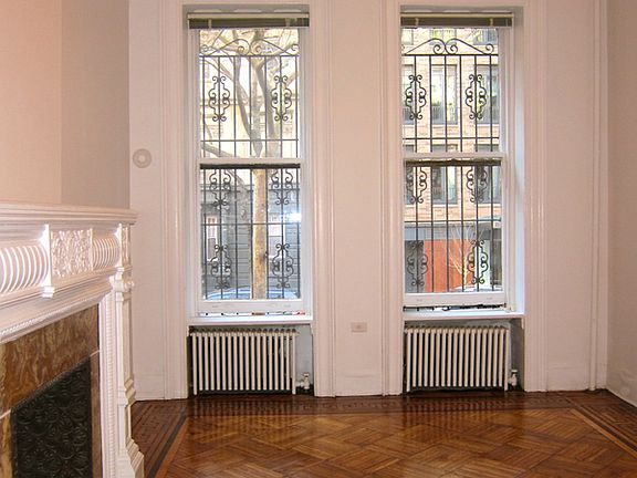 3rd image of 223 W 78th St APT 1F