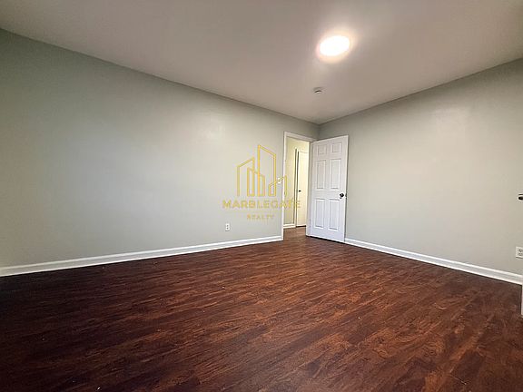 5th image of 809 Summer Ave #22