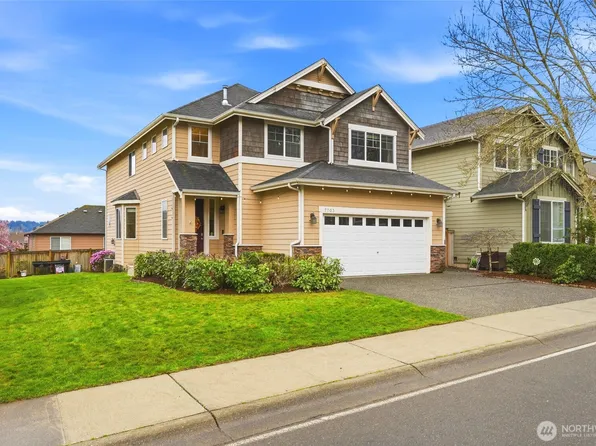 7703 NE 201st Place, Kenmore, WA 98028