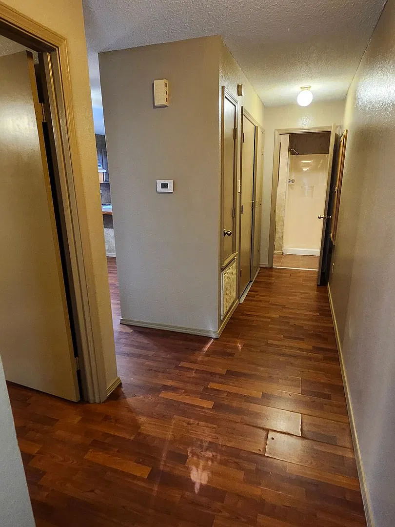 1B/1B End-Unit Apt — Photo 3