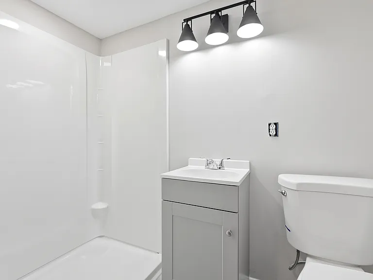 10 Birch Ave — Photo 3