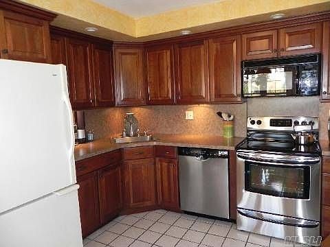 1st image of 18 Hollow Ln