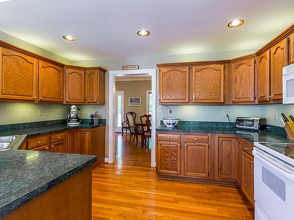 2nd image of 1120 Foleys Retreat