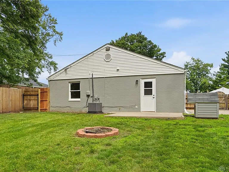3924 Fulton Ave — Photo 27