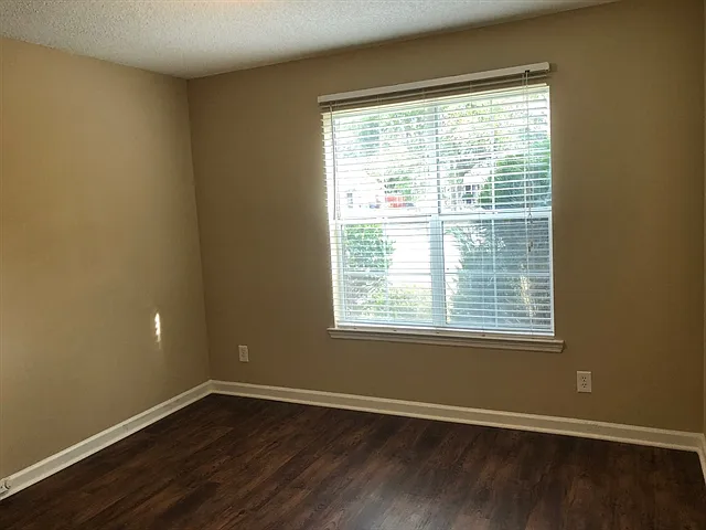 9 Barons Way — Photo 13