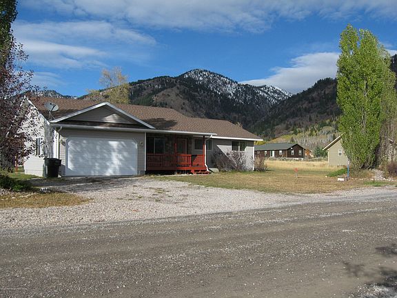 3rd image of 216 N Butte Dr