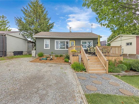 2nd image of 11 Cove Ln