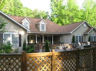 276 White Oak Cir, Burnsville, NC 28714