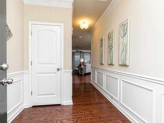 2nd image of 479 Crescent Woode Dr