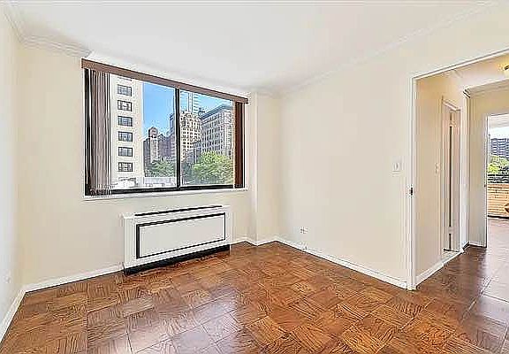 4th image of 228 W 139th St #3