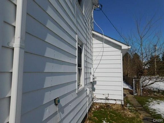 4th image of 227 W Pease Ave