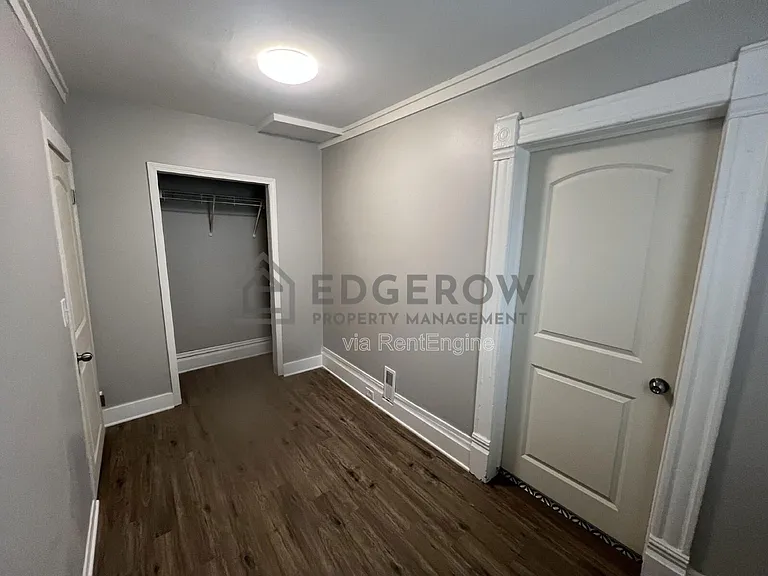 300 Gunnison Ave SW #A — Photo 6
