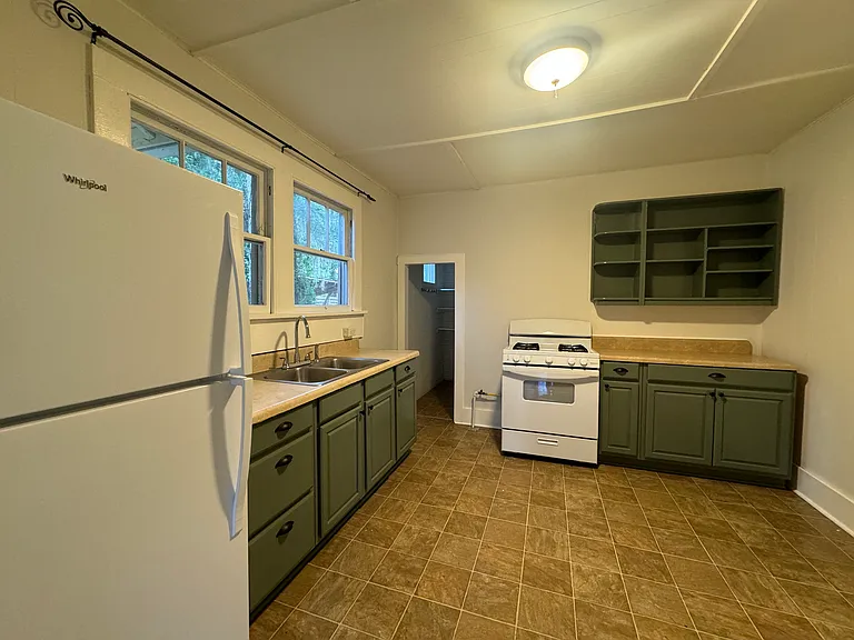730 NE 10th Ave #C — Photo 11