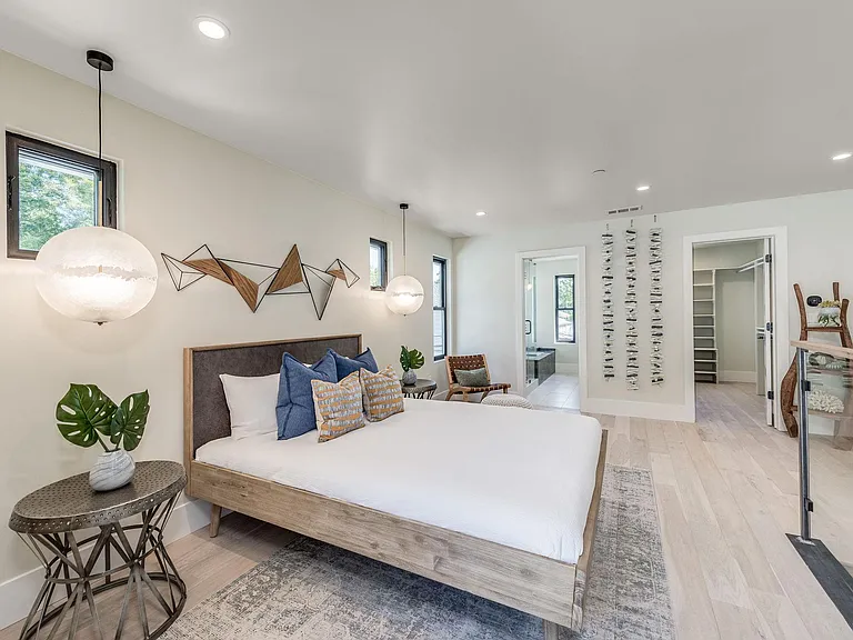 Luxury Spaces — Photo 266