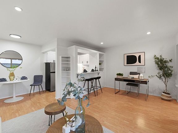 4th image of 500 W Middlefield Rd APT 121