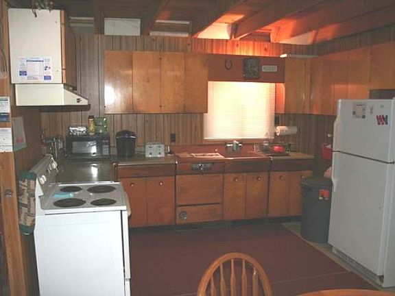 5th image of 488 S Bass Lake Ave