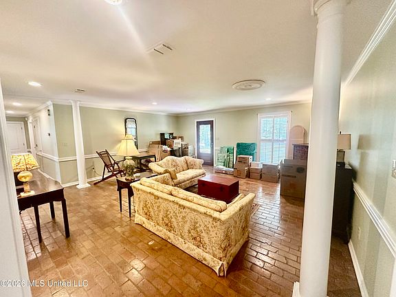 2nd image of 903 Morningside Dr