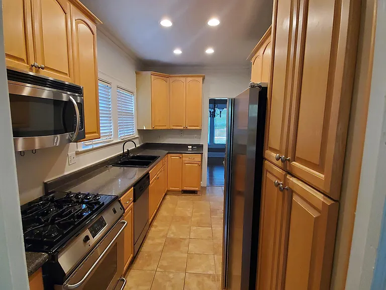 2747 Arbor Ave SE — Photo 5