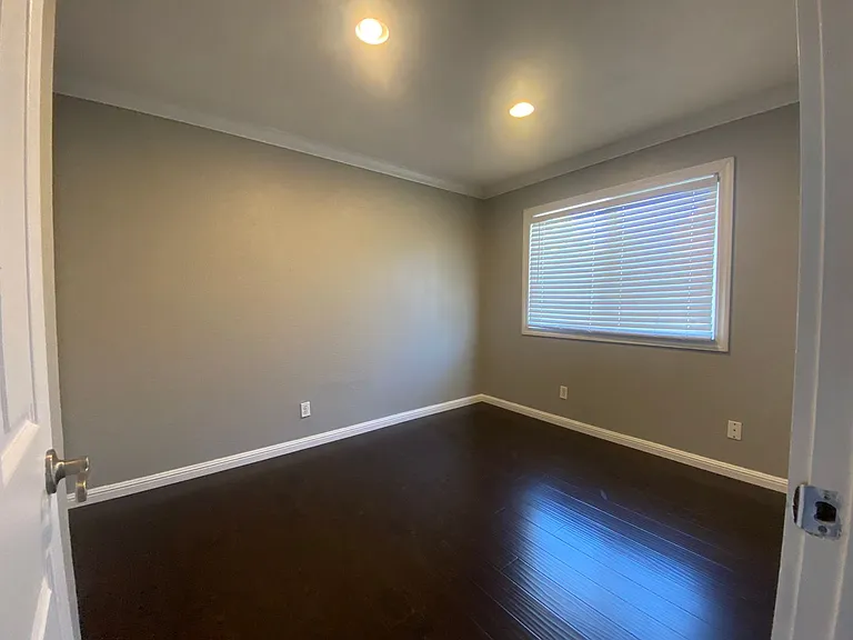 1650 Honeysuckle Rd — Photo 22