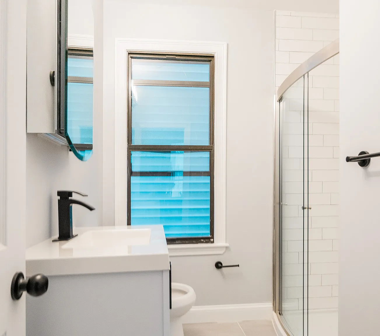 4 bed, 2.0 bath, $4,000 — Photo 4