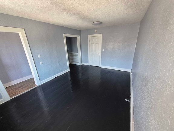 4th image of 2454 Benton Blvd #2