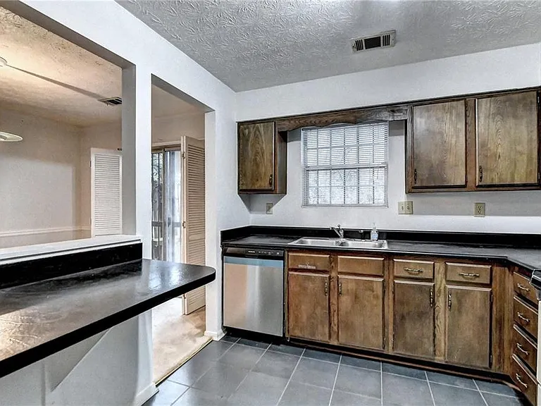 3241 Shadow Walk Ln — Photo 15