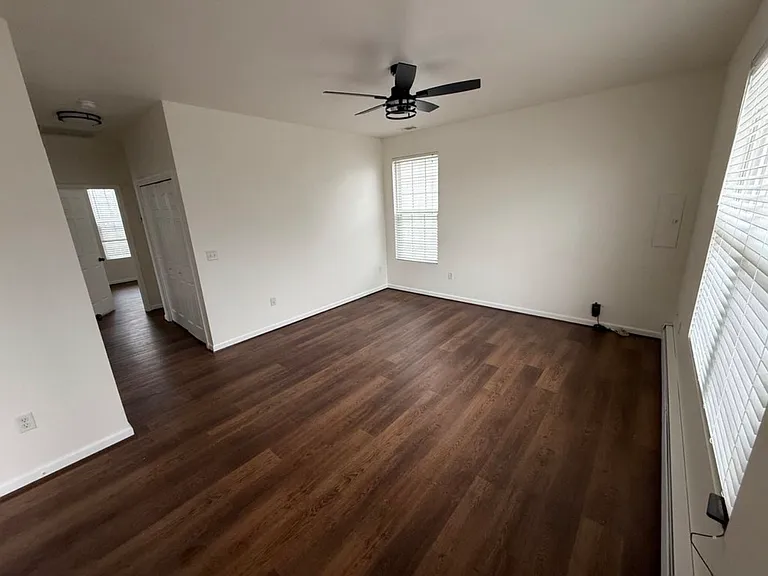 1231 Holly Ave — Photo 3