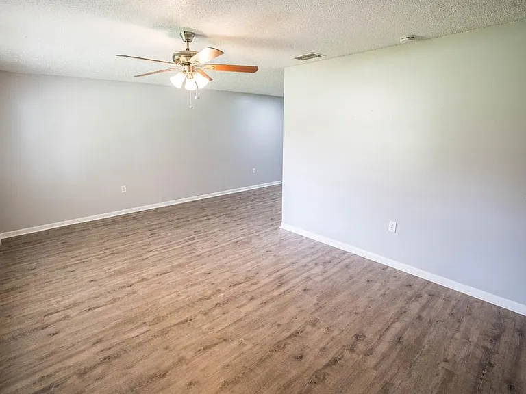 6913 Mathers Ln — Photo 5