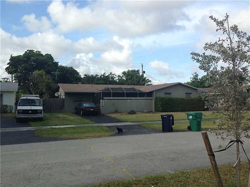 1st image of 10431 SW 198th St