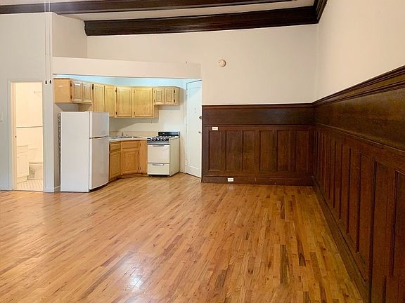 3rd image of 330 W 101st St APT 2B