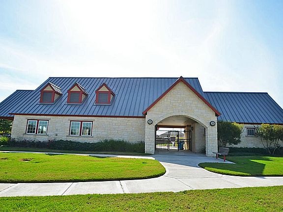 Movies, Shopping Centers, and so much just walking distance away! Minutes off Highway 59!