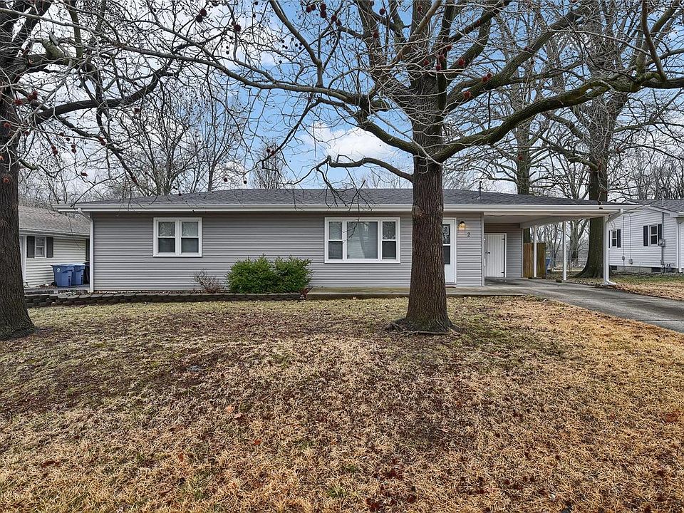1st image of 2 Carolyn St