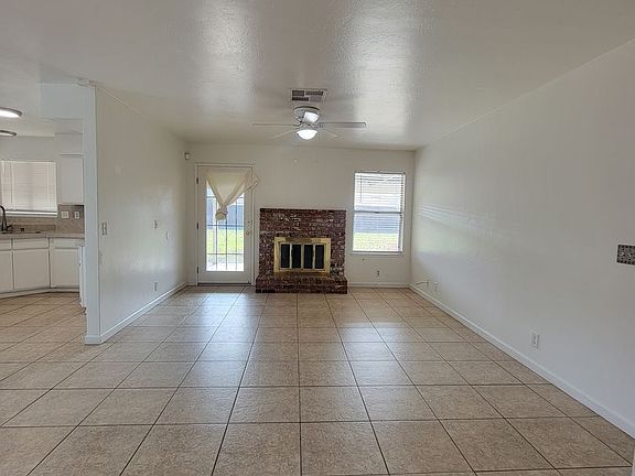 2nd image of 1749 E Laurel Ave