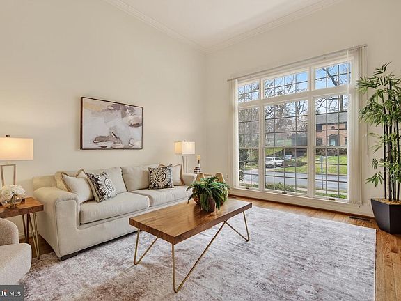 4th image of 8901 Ellsworth Ct