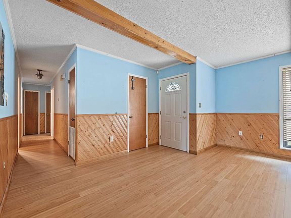 4th image of 304 SE Anastasia St