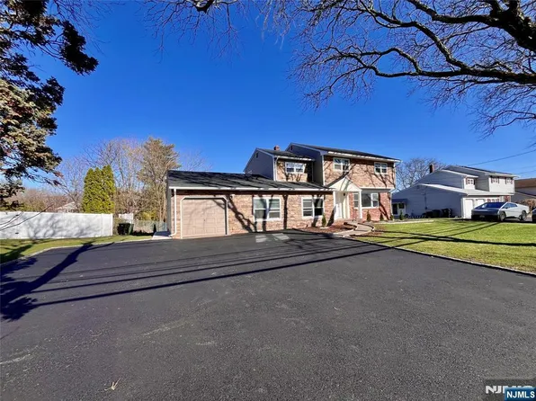 354 Forest Ave, Paramus, NJ 07652