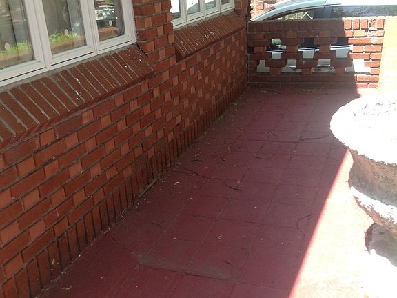 4th image of 1862 E 26th St