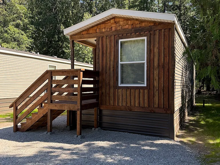 136 Cedar Hl — Photo 23
