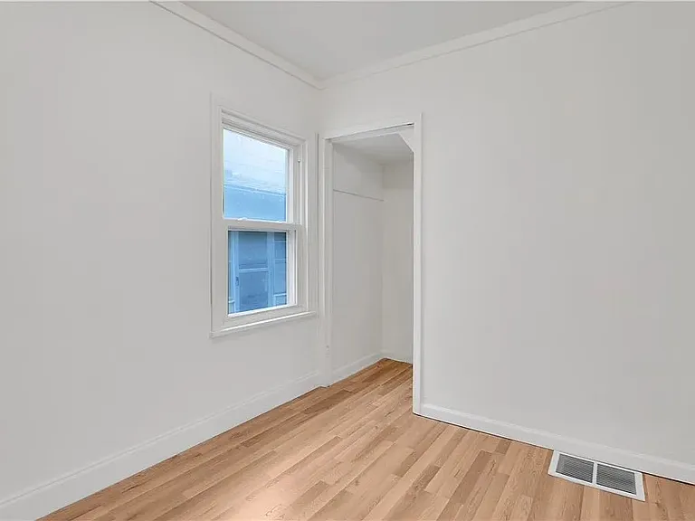 46 Caroline St — Photo 14