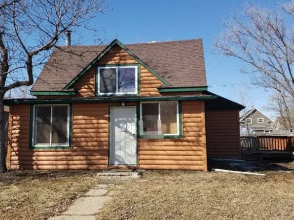 309 S 1st St W, Baker, MT 59313