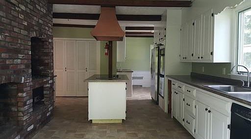 3rd image of 30 Fernwood Ave